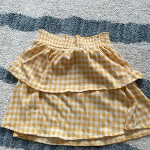Trendy yellow checkered skirt